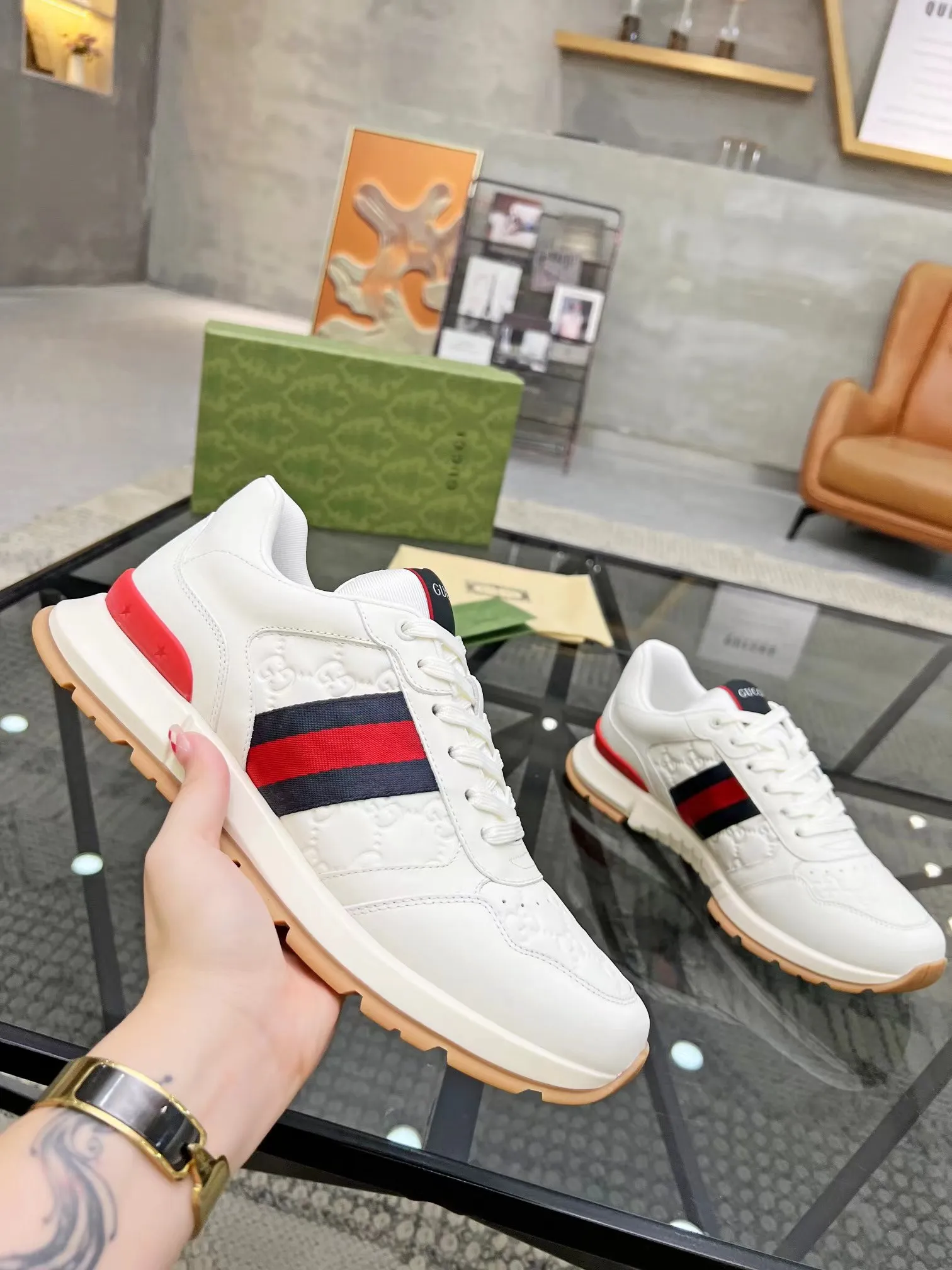 Factory price: 480💰New men's shoes GUCCI [Lightning] latest shoes shipped. Original quality, fashionable, made of special materials, sheepskin lining, brand new packaging. The foot feels super comfortable and the workmanship is impeccable. Size: 38-44, customized 45